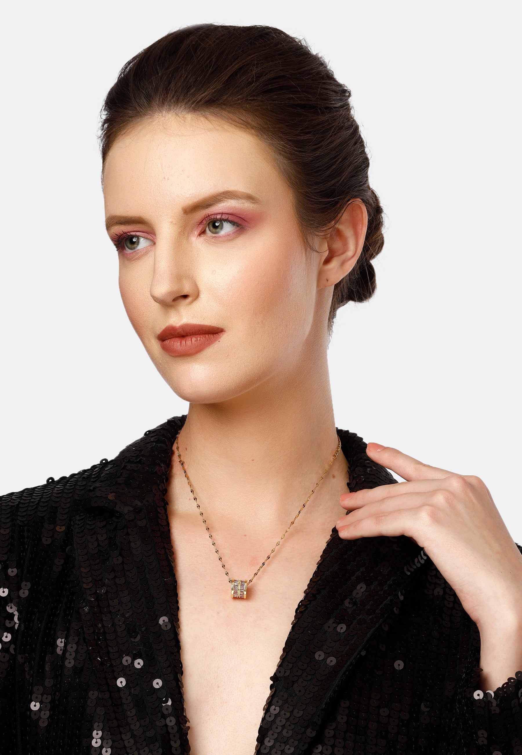 Elegant Cylinder Inlaid Chain Necklace