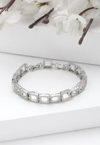 Diva Hollow Square Chain Bracelet