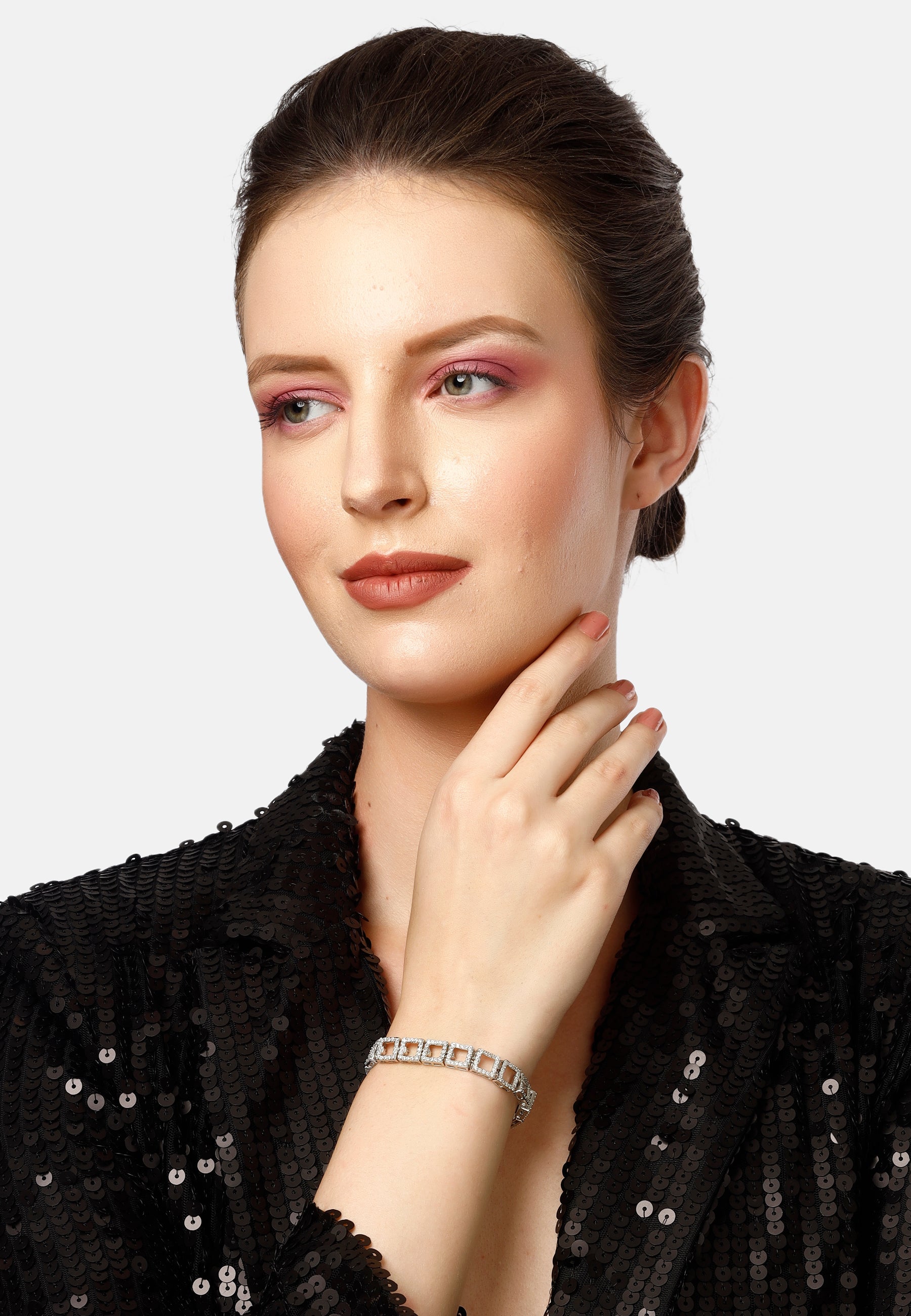 Diva Hollow Square Chain Bracelet