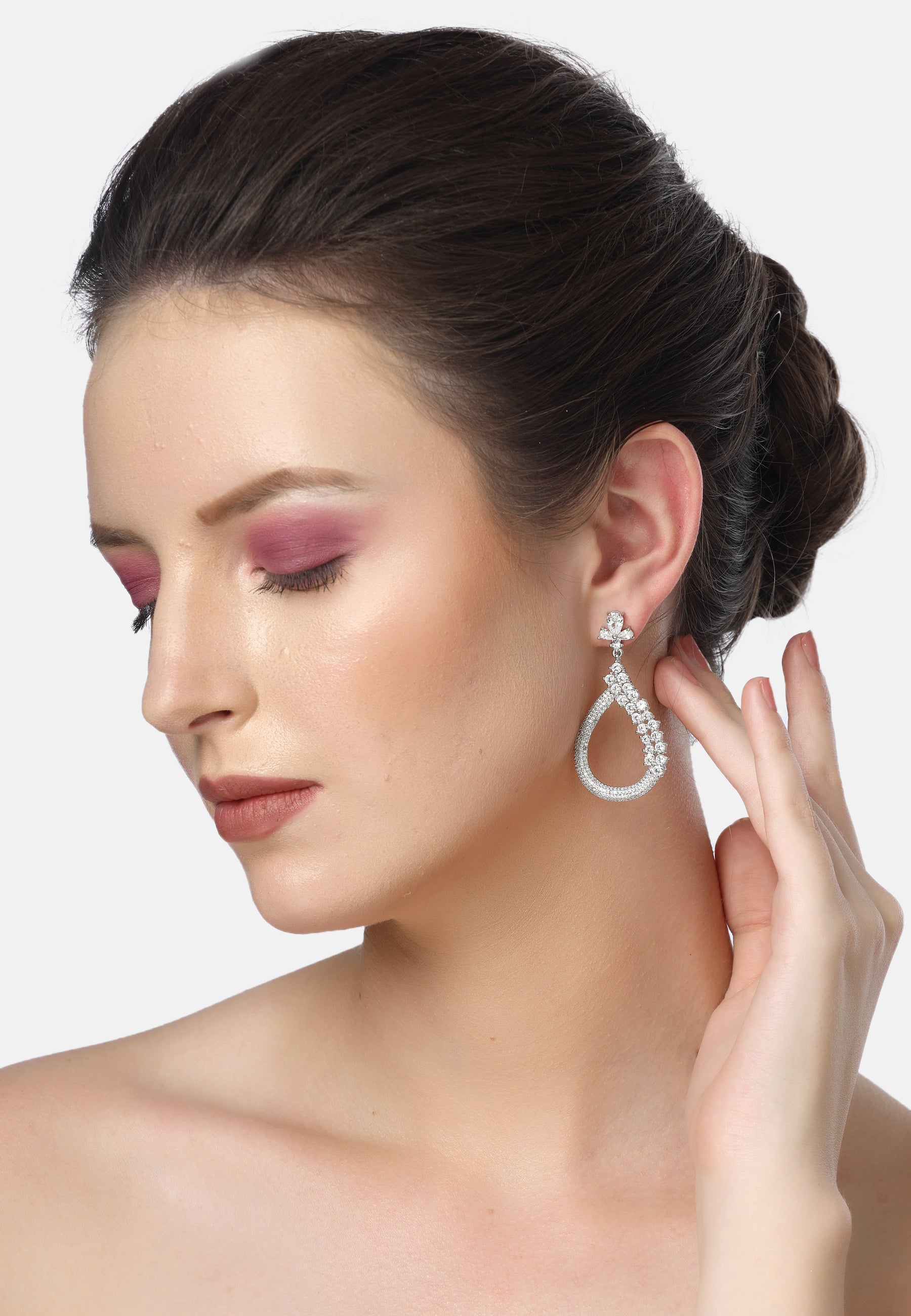 Diva Sparkling Almond Shape Earrings