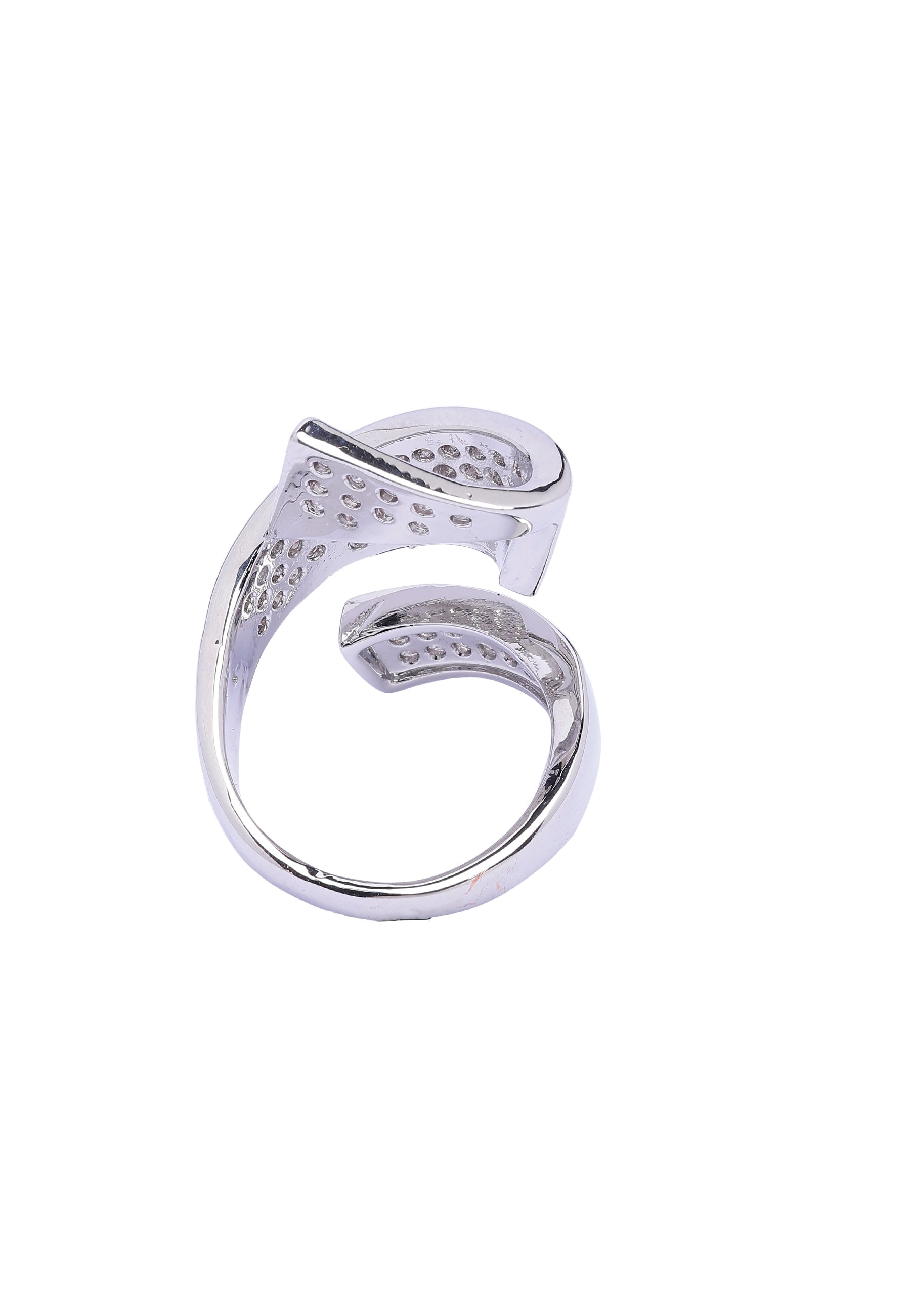 Intertwined Radiance Ring