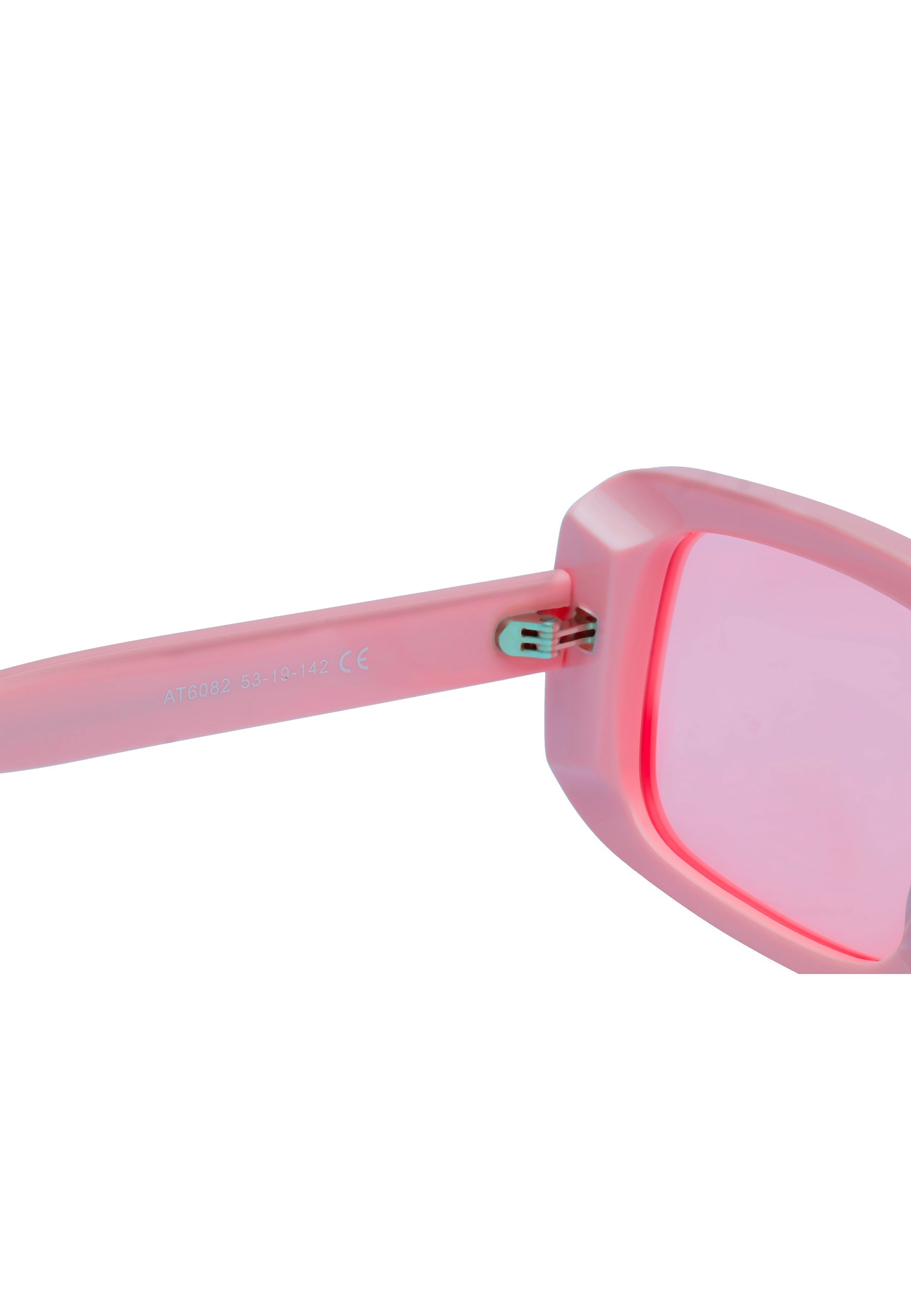 Retro-Inspired Bold Rectangle Sunglasses