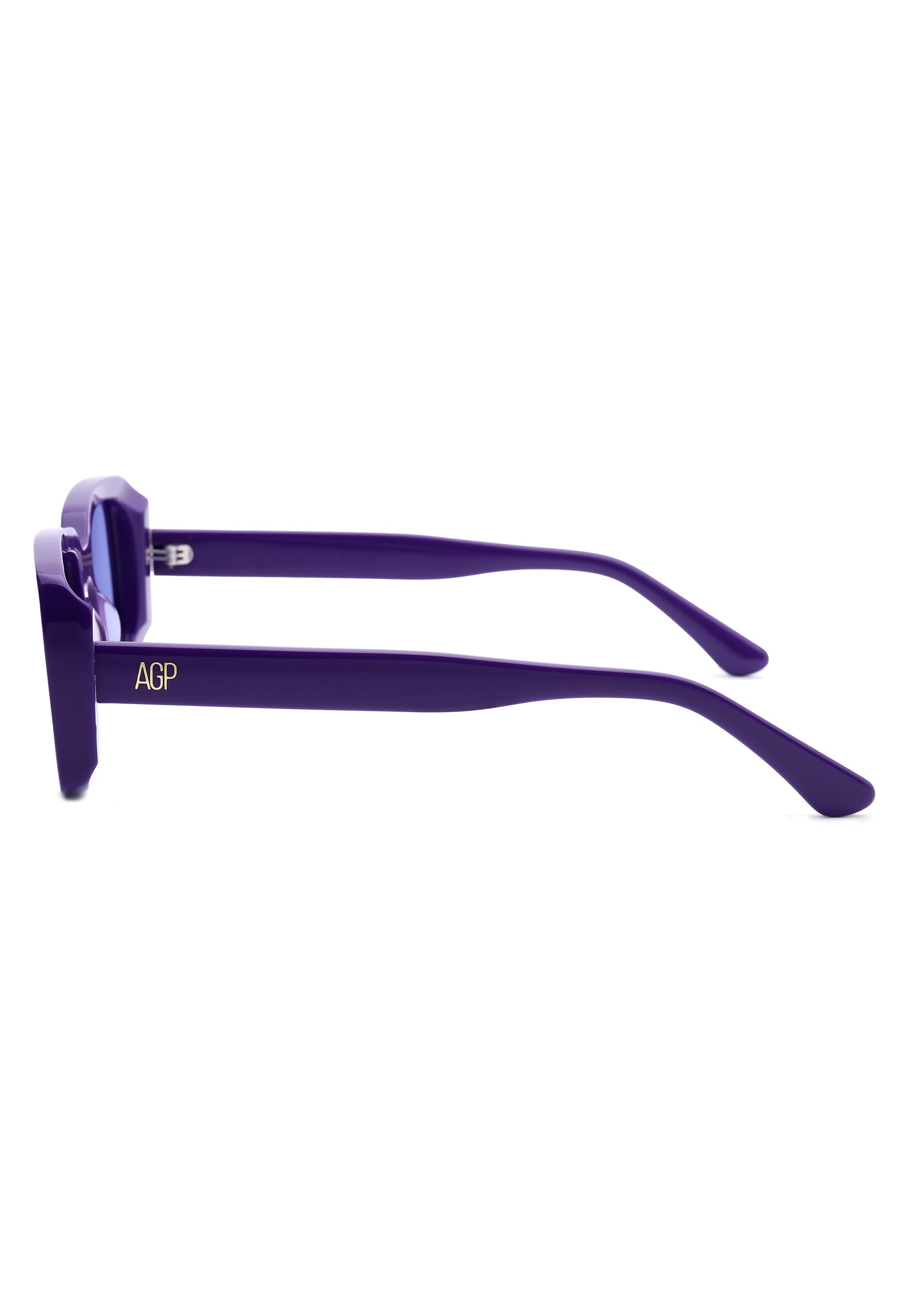 Retro-Inspired Bold Rectangle Sunglasses