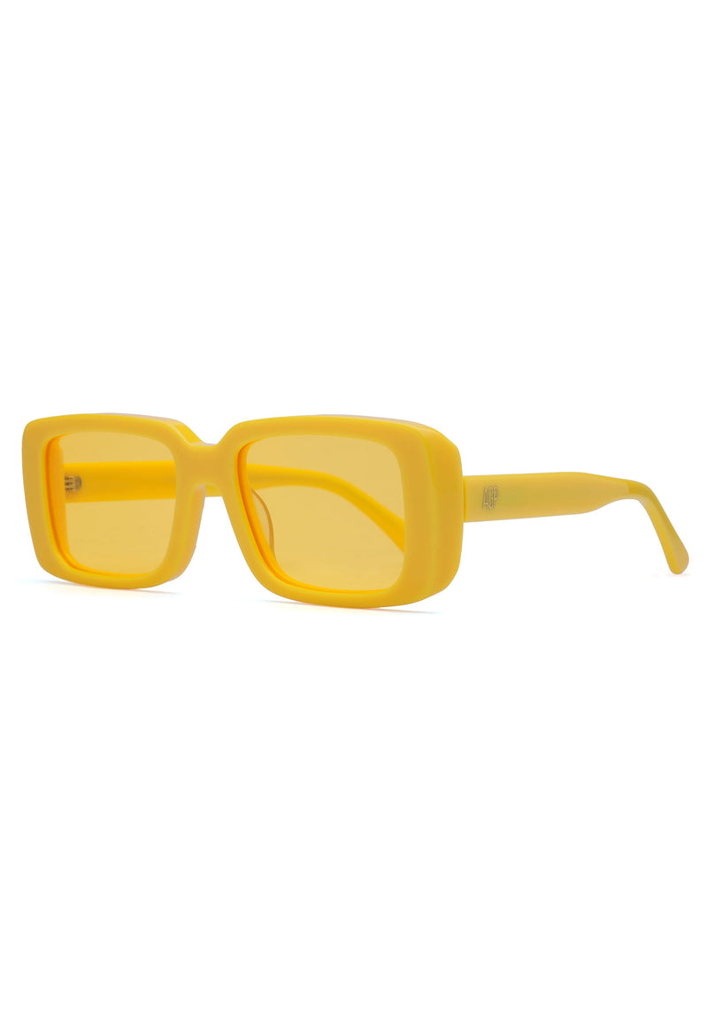 Retro-Inspired Bold Rectangle Sunglasses