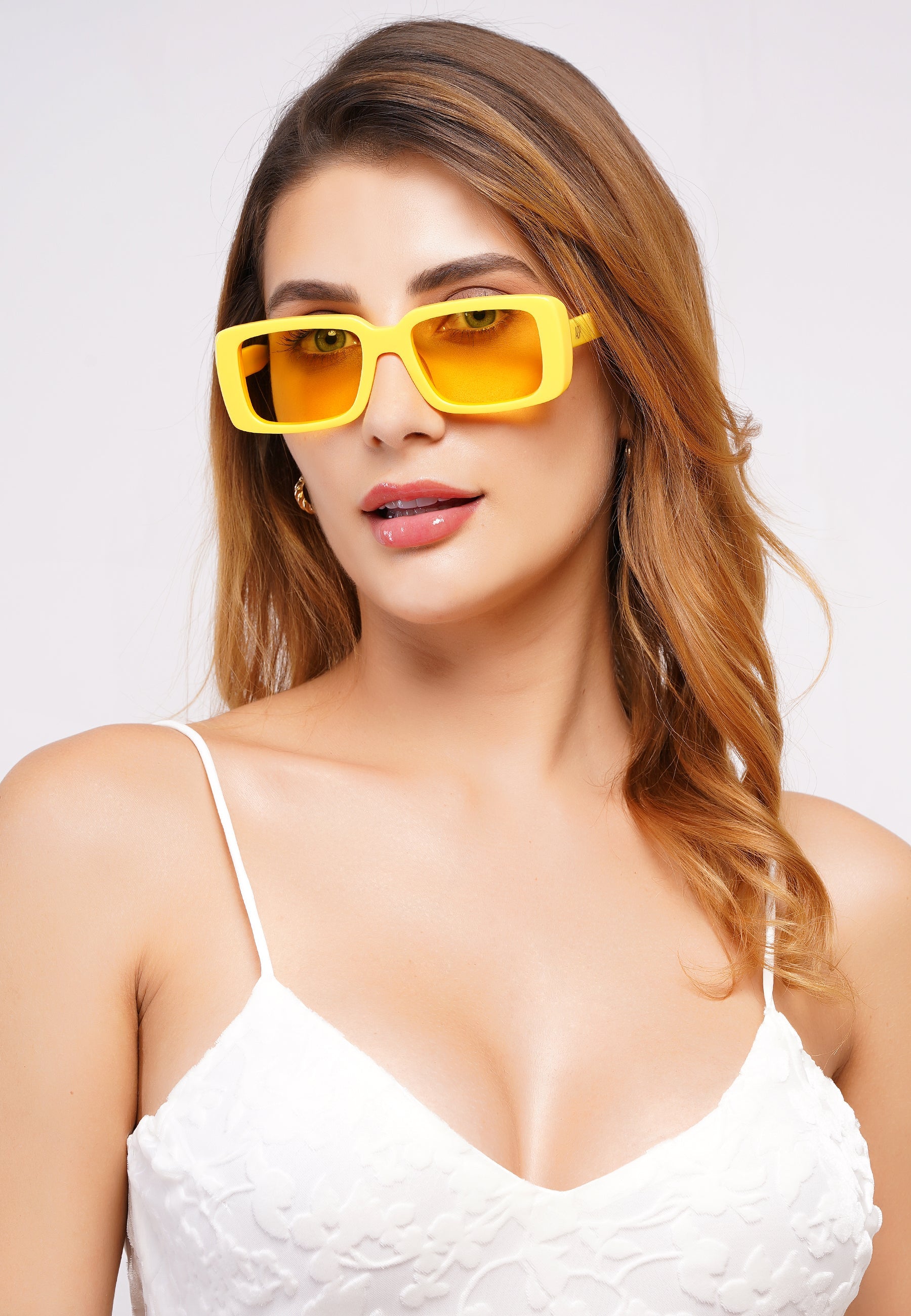 Retro-Inspired Bold Rectangle Sunglasses